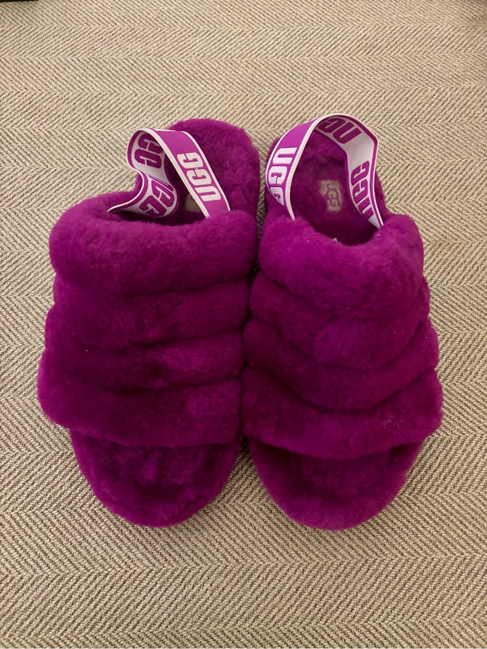 UGG Fluff Yes Slide Shearling Slippers in Magenta
